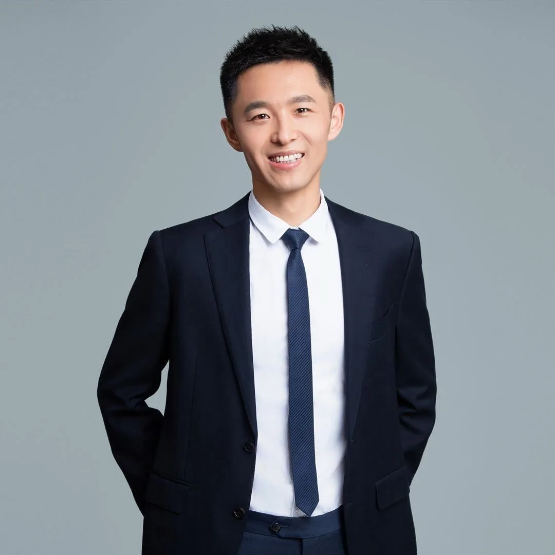 Professional portrait of Steven, the founder of Ubetter and a specialized castor expert with 15 years of experience in engineering high-performance mobility solutions for the AGV and AMR robotics industry.